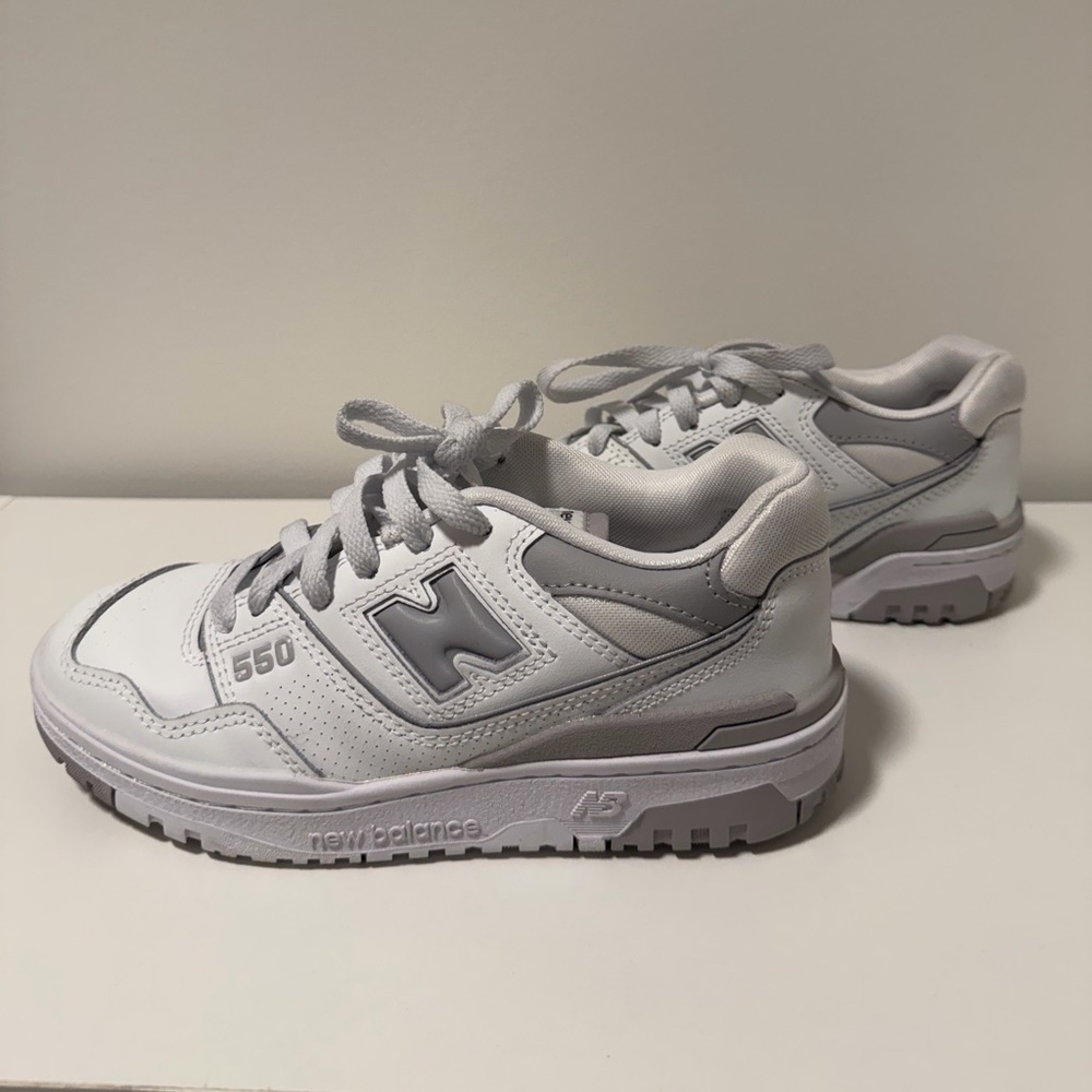 New Balance 550 - Picture 2 of 8